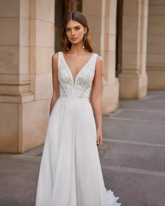 Les soldes ont commencé à la Maison Du Mariage ✨

Profitez de remises allant de -20 % à -50 % sur une sélection de robes de mariée, robes de cocktail et costumes.

C’est le moment idéal pour trouver votre tenue à prix doux.
Offre valable dans la limite des stocks disponibles, uniquement en boutique.

#soldesmariage #robemariée #costumemarié #robedecocktail #lamaisondumariage #mariage2025 #angers